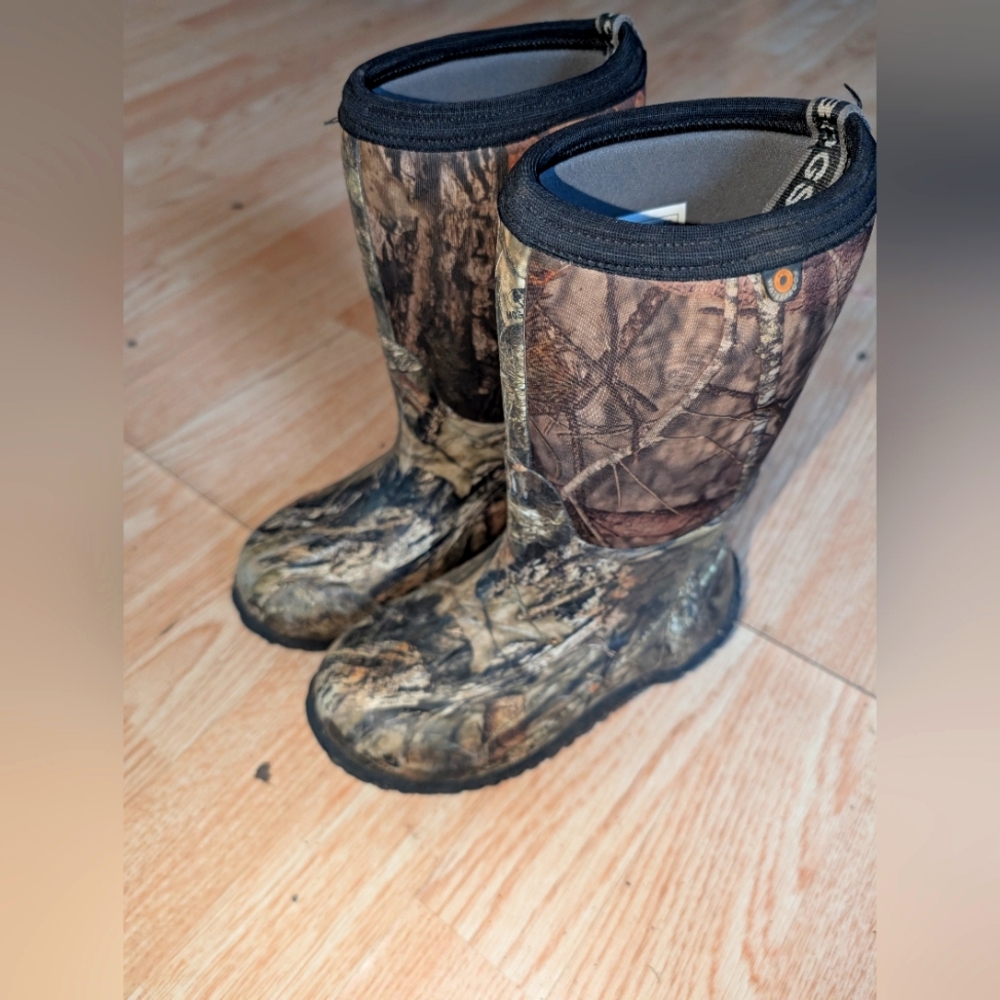 Kids Camo Bogs